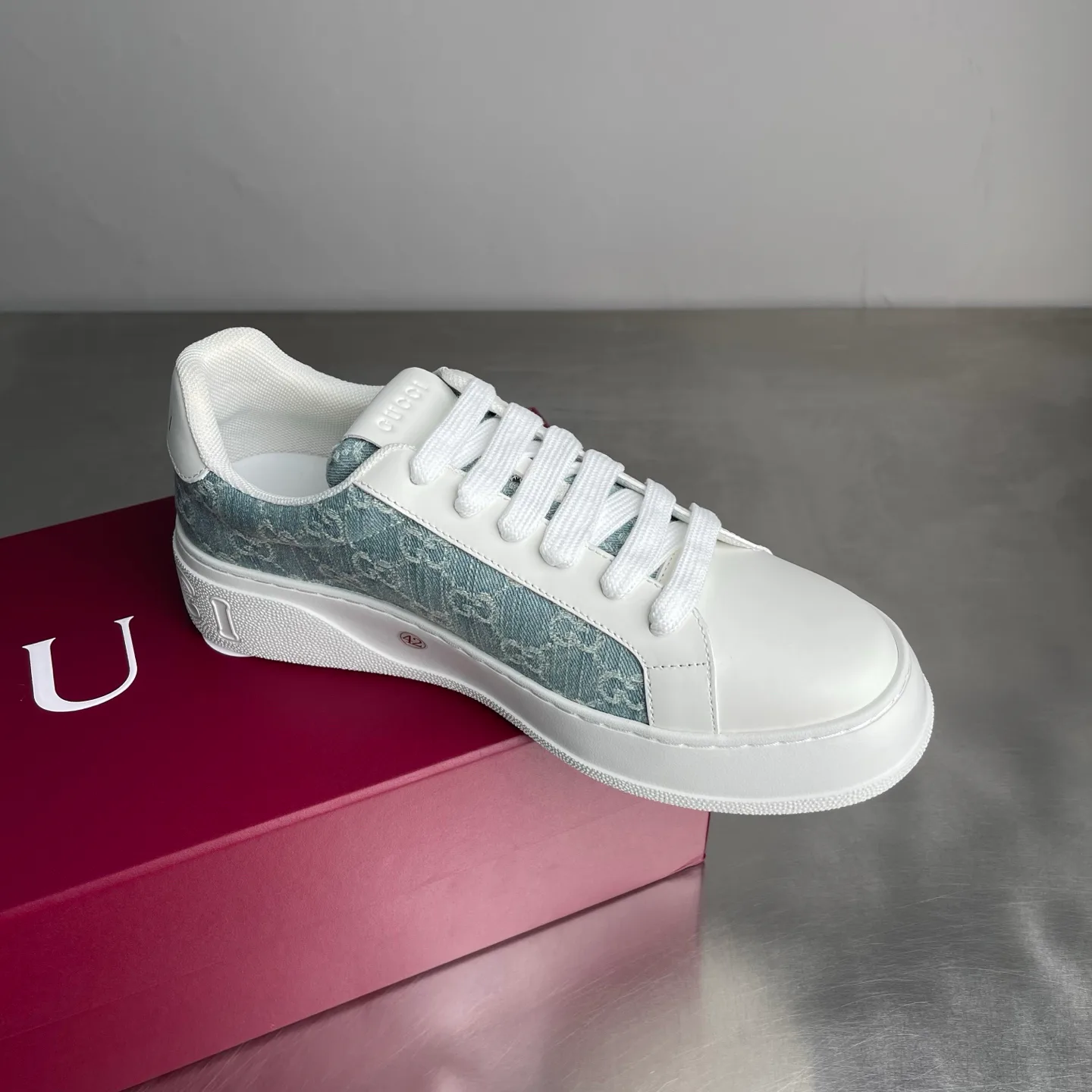Кроссовки Женские Gucci 18950918