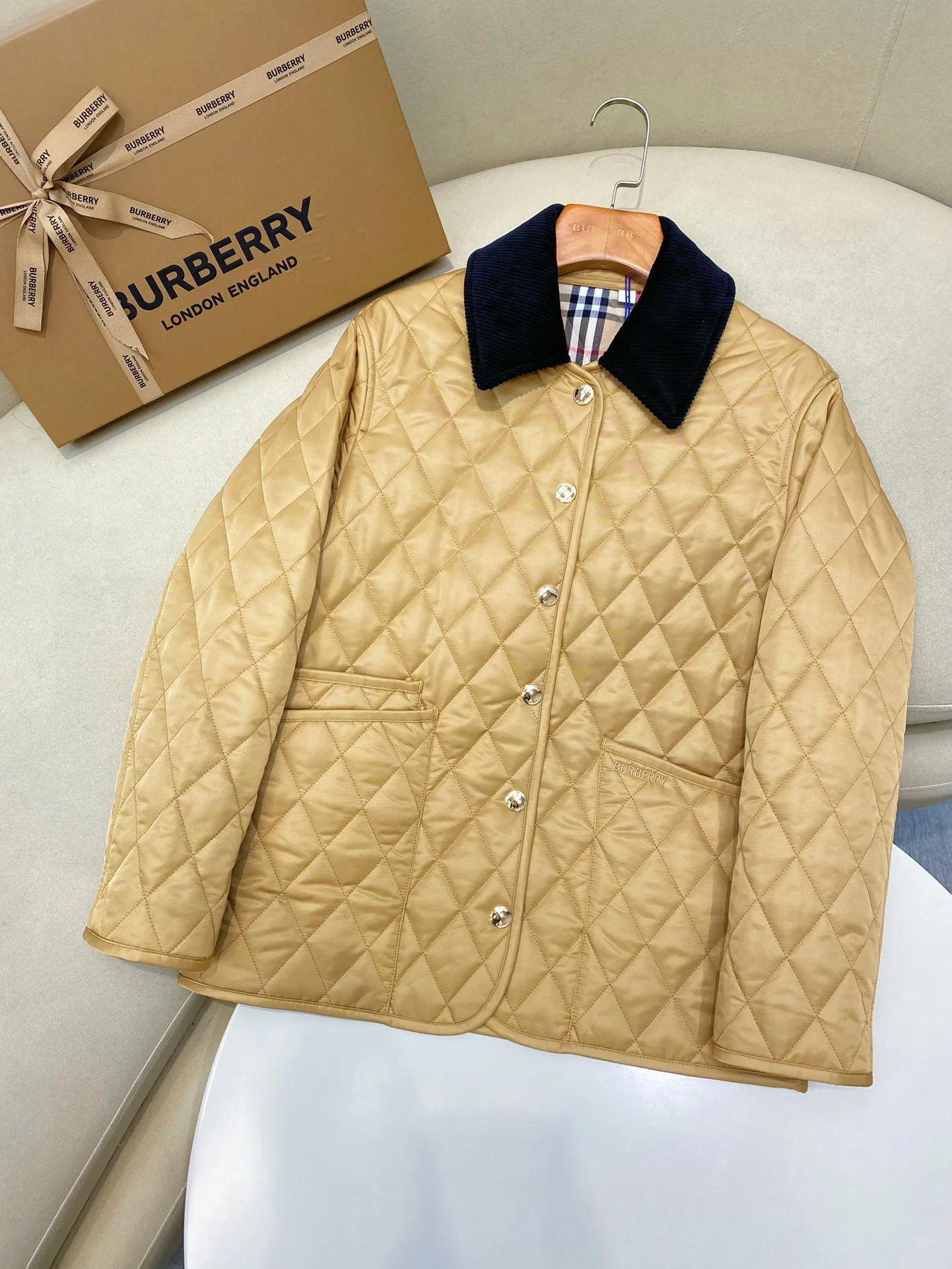 Куртки И Пуховики Женские Burberry 2420430
