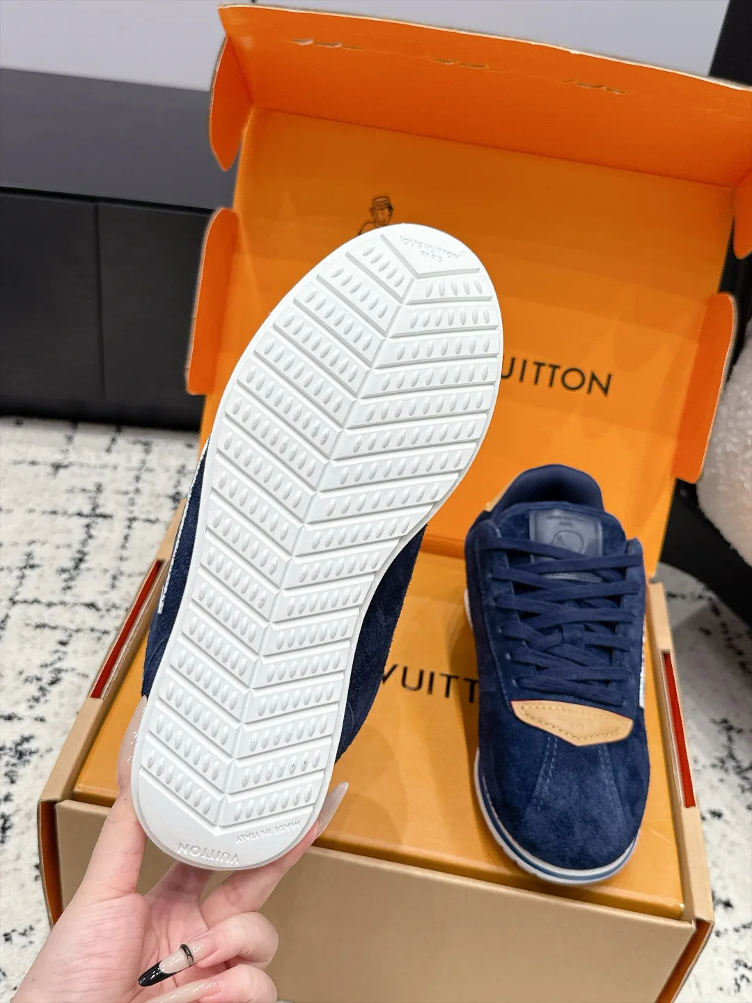 Кроссовки Женские Louis Vuitton 18406467