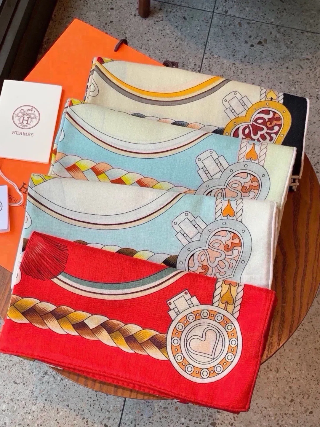 Платки Hermes 18222556