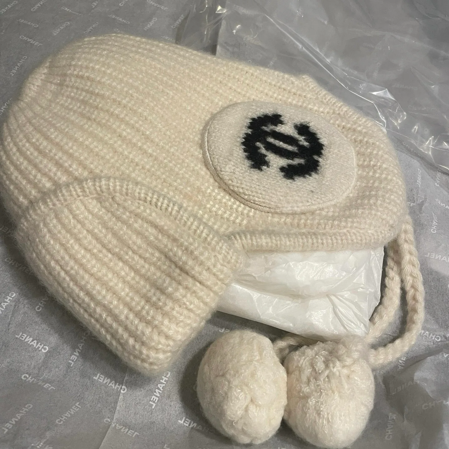 Головные Уборы Chanel 18347816