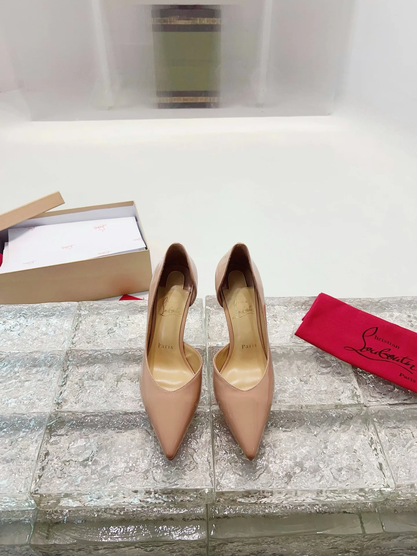Туфли Женские Christian Louboutin 29879
