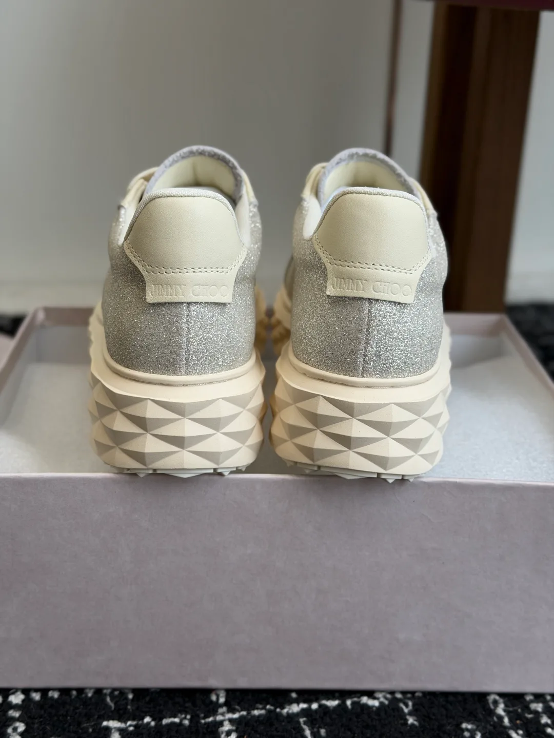 Кроссовки Женские Jimmy Choo 18260365