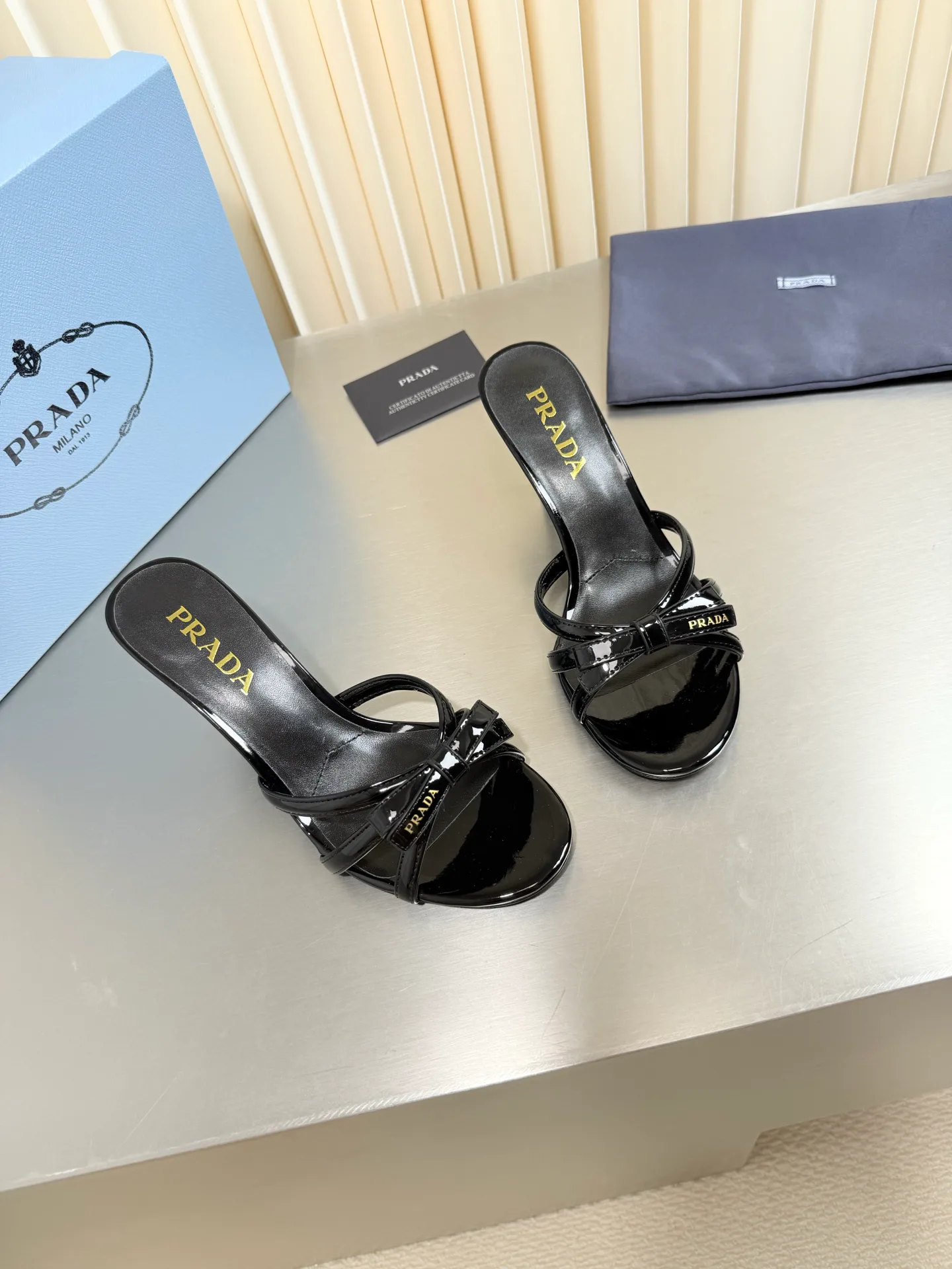 Босоножки Женские Prada 18083095