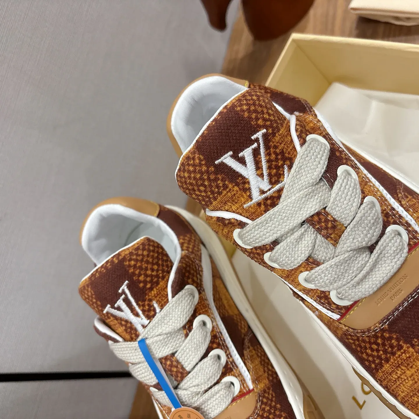 Кроссовки Женские Louis Vuitton 5611478