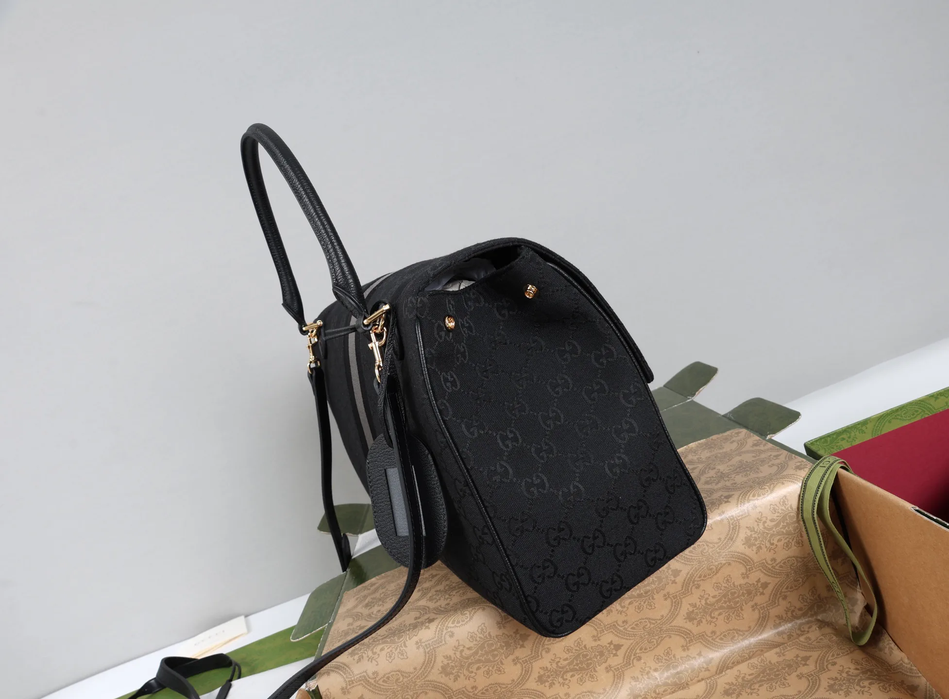 Классические Сумки Женские Gucci 18250580