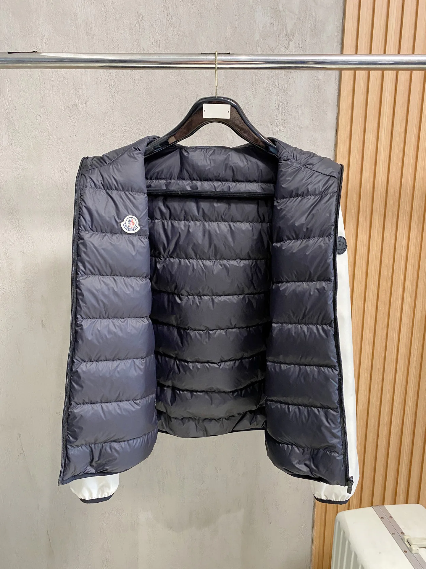 Куртки И Пуховики Мужские Moncler 5596261