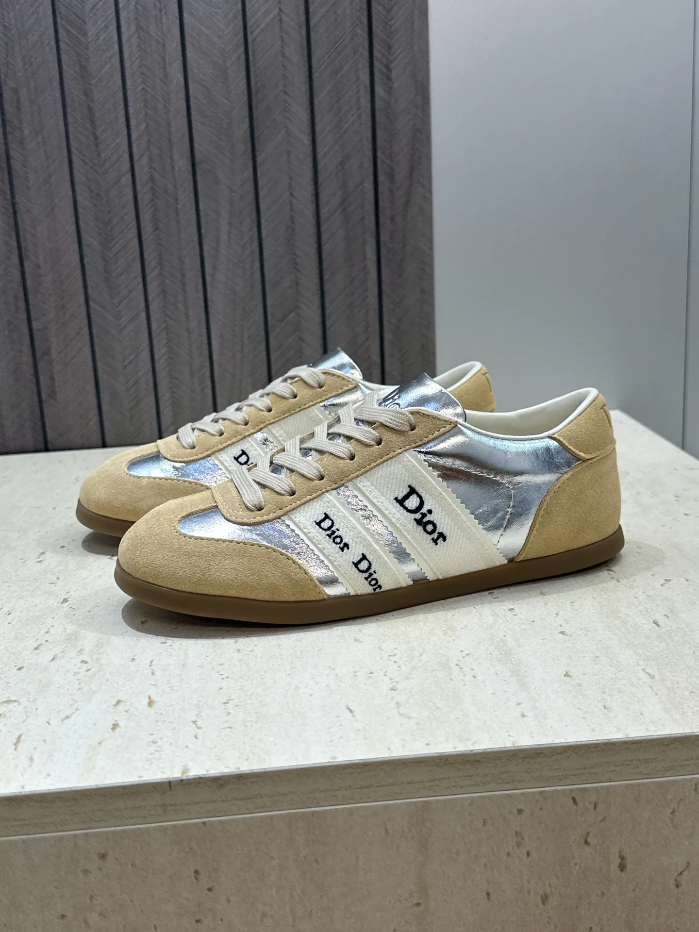 Кроссовки Женские Christian Dior 17612347