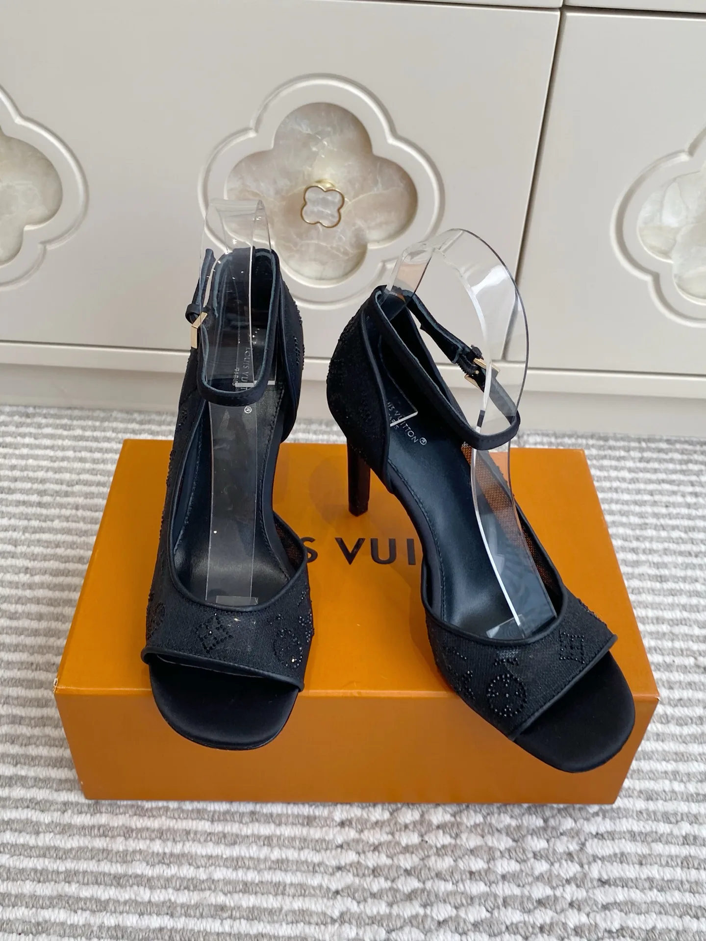 Босоножки Женские Louis Vuitton 12742541