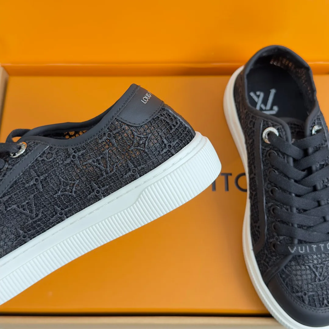 Кроссовки Женские Louis Vuitton 17950715