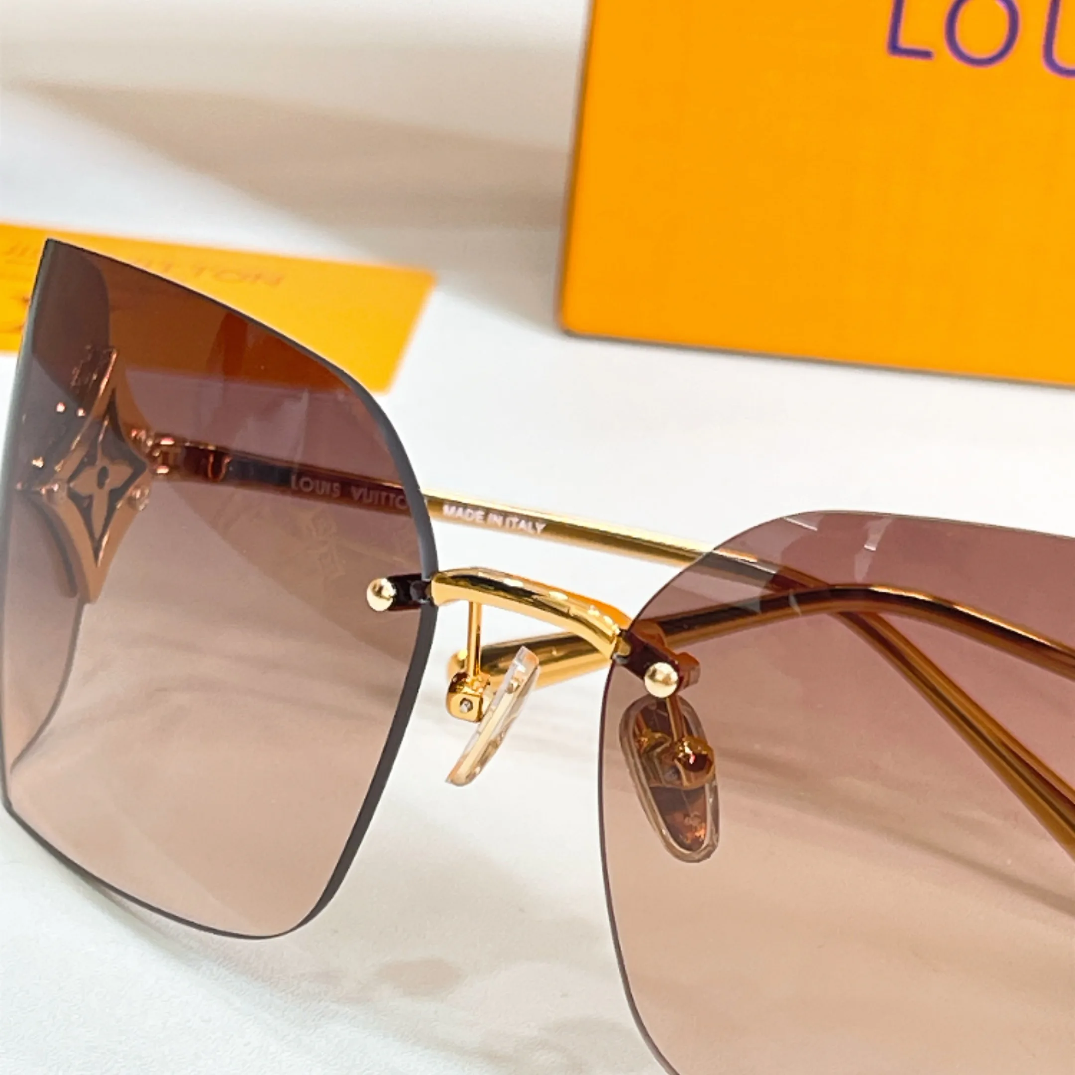 Очки Louis Vuitton 18669964