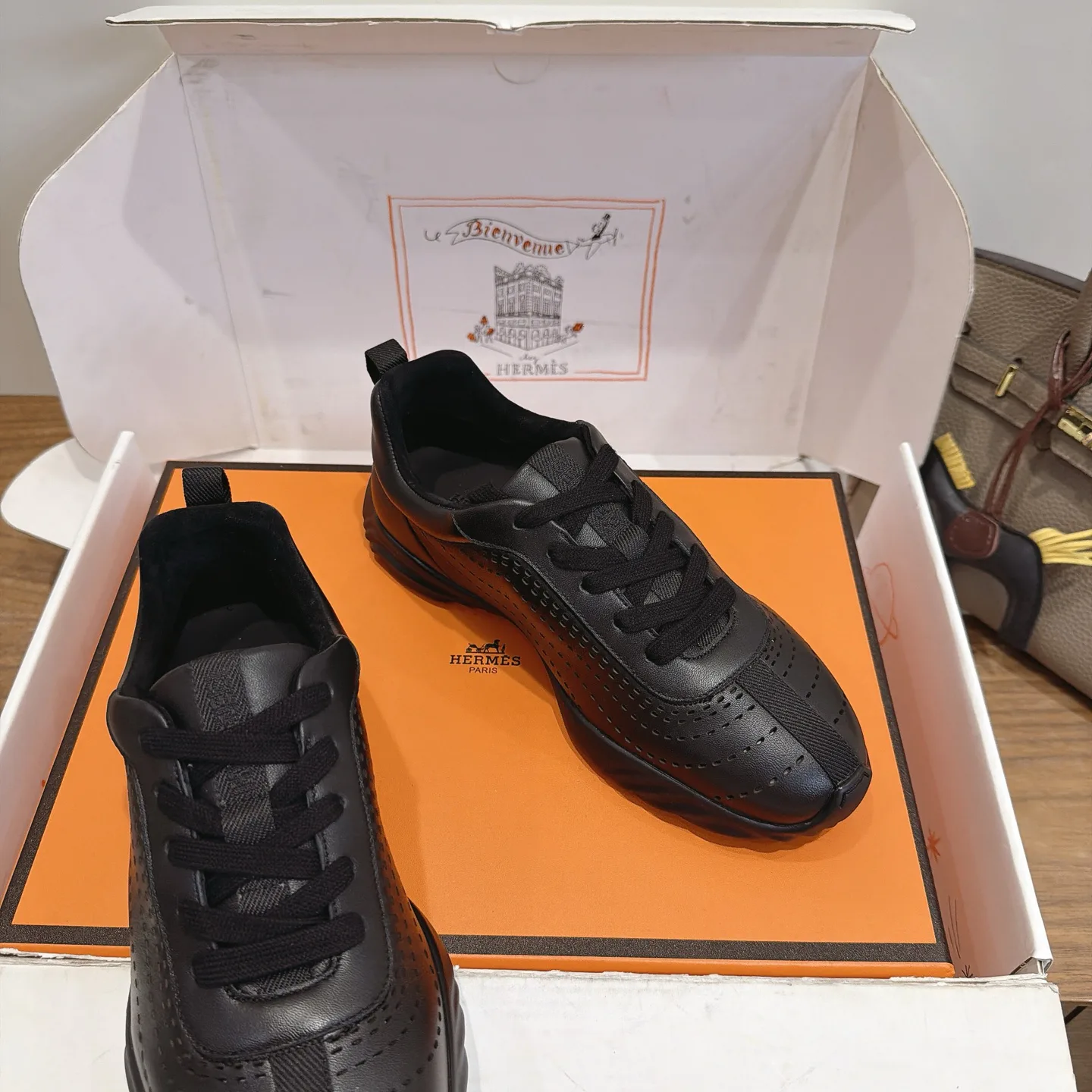 Кроссовки Женские Hermes 18230944