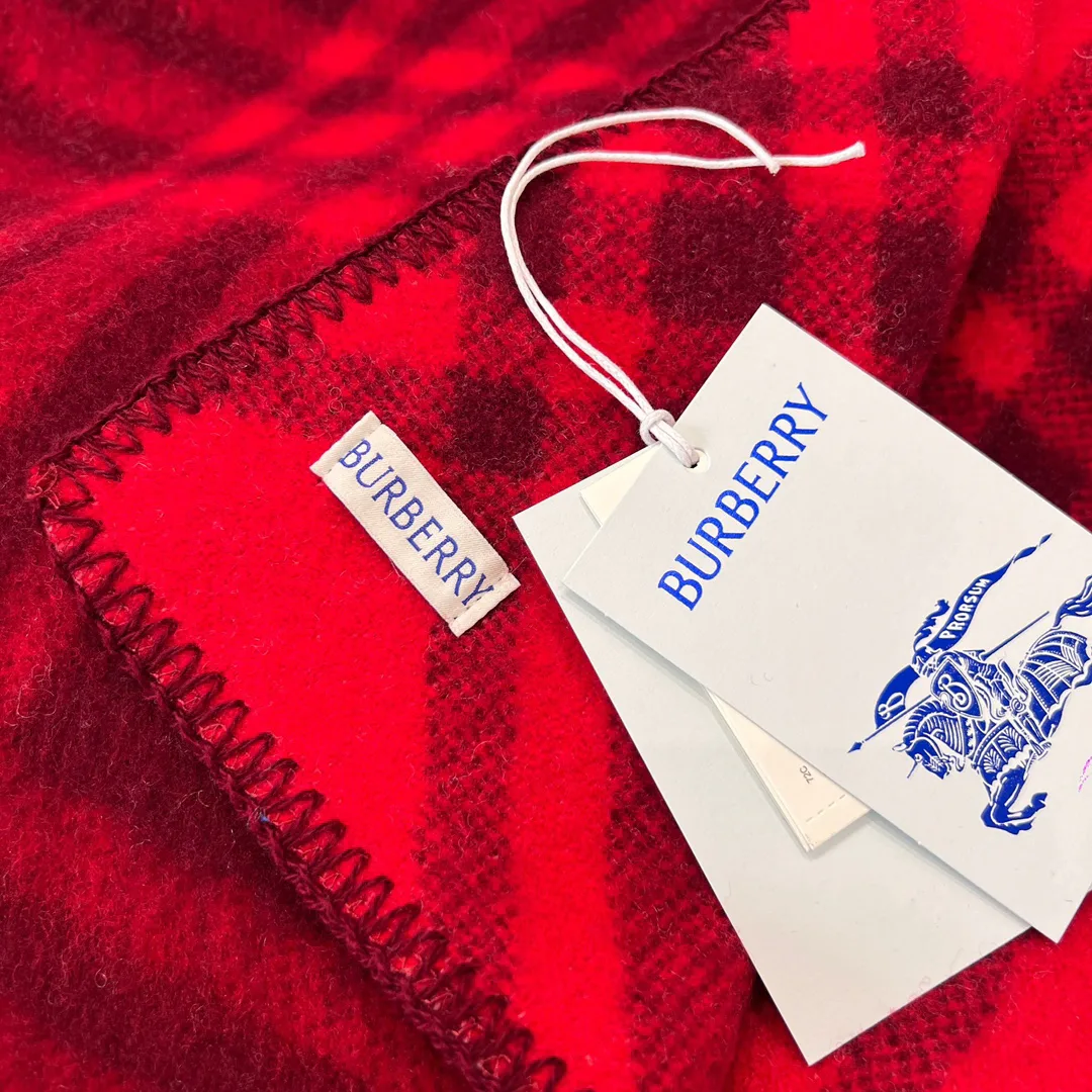 Шарфы Burberry 17945224
