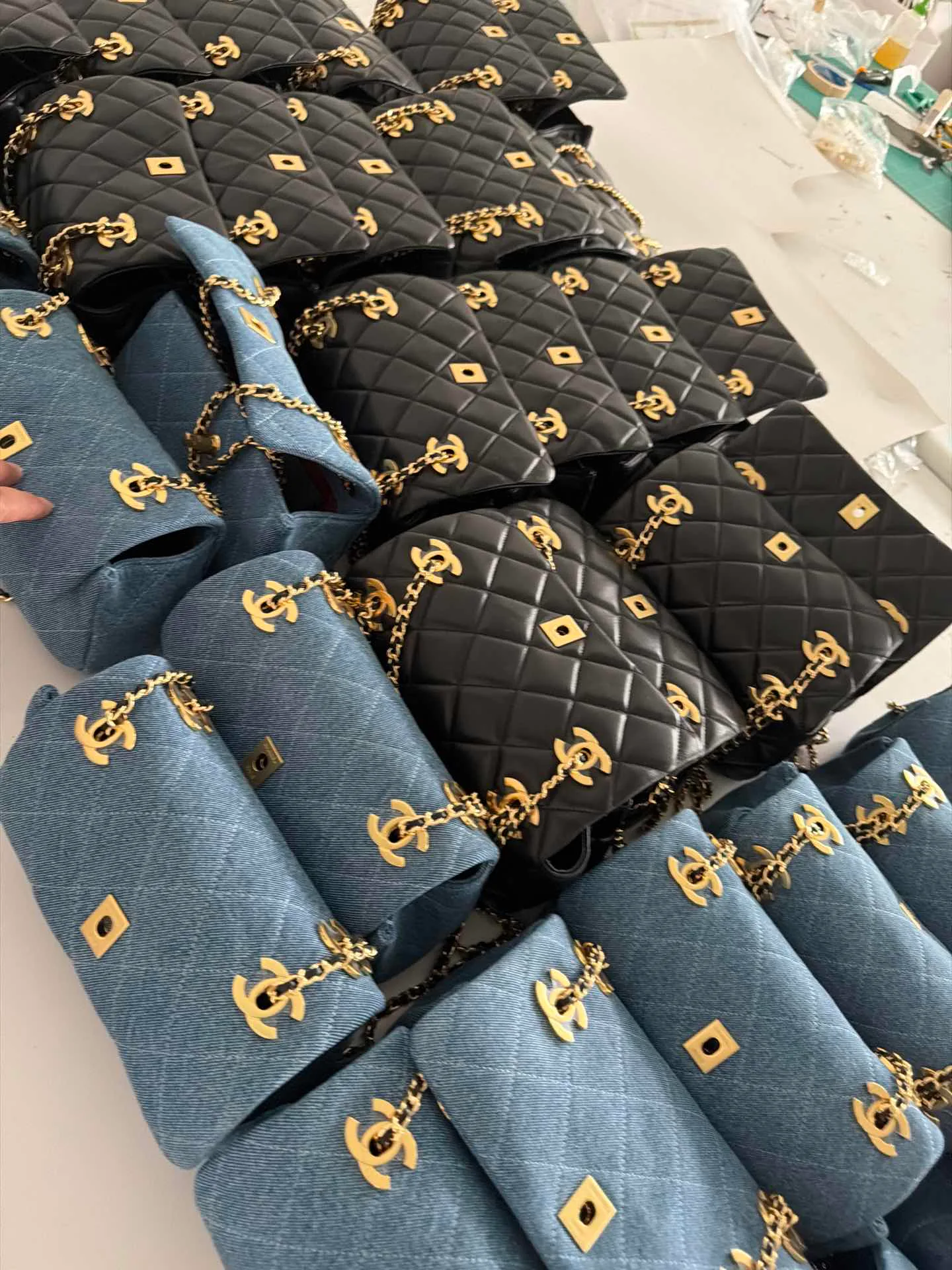 Классические Сумки Женские Chanel 17364598
