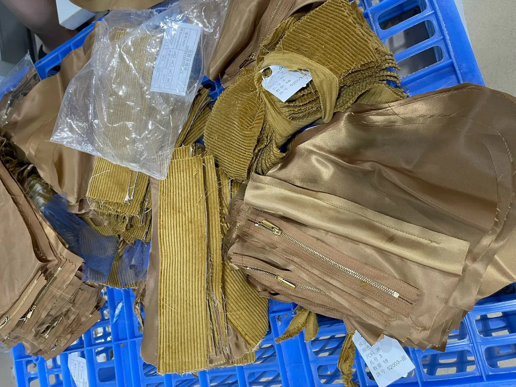 Куртки И Пуховики Женские Miu Miu 213154