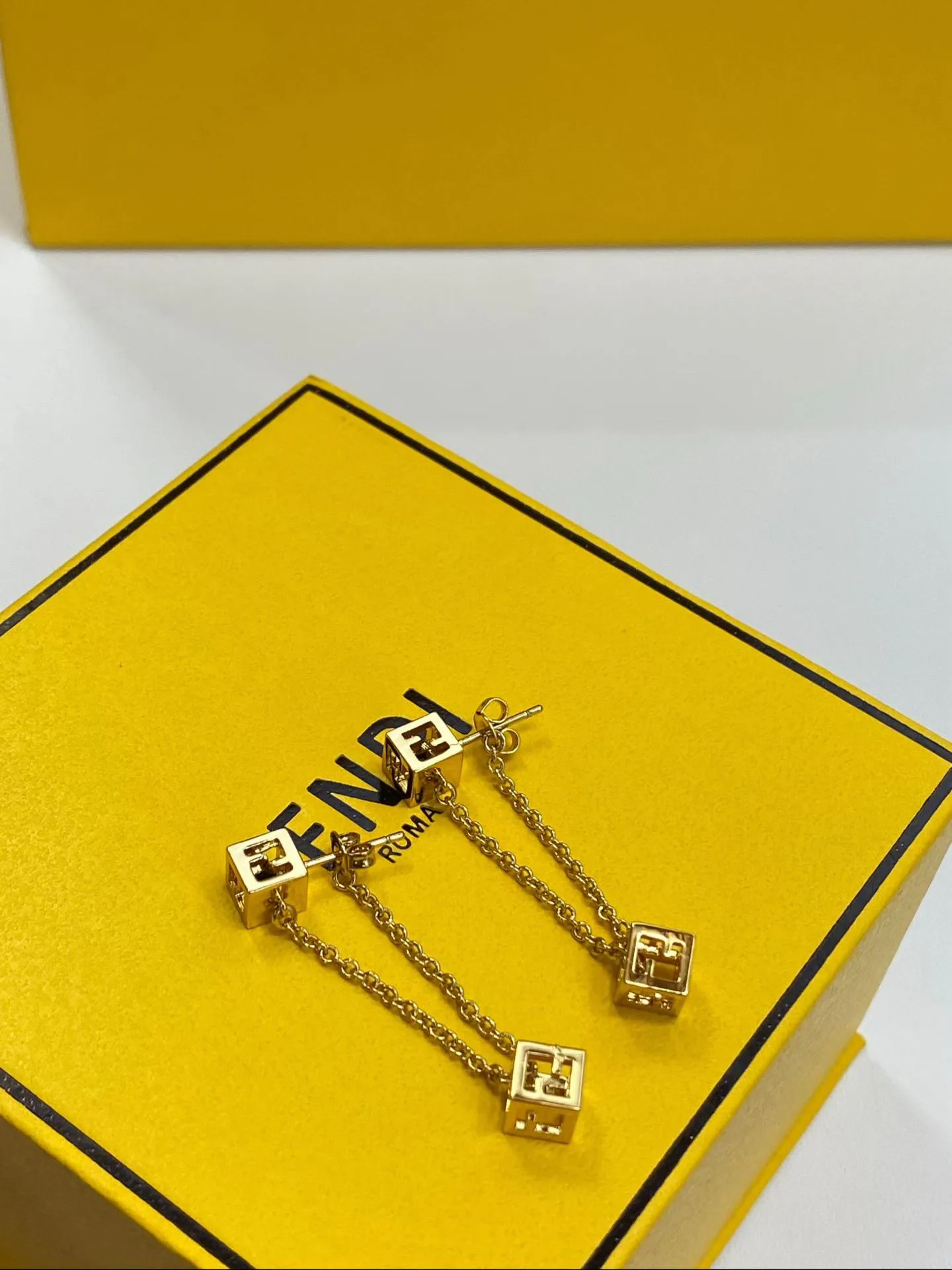 Бижутерия Fendi 18123181