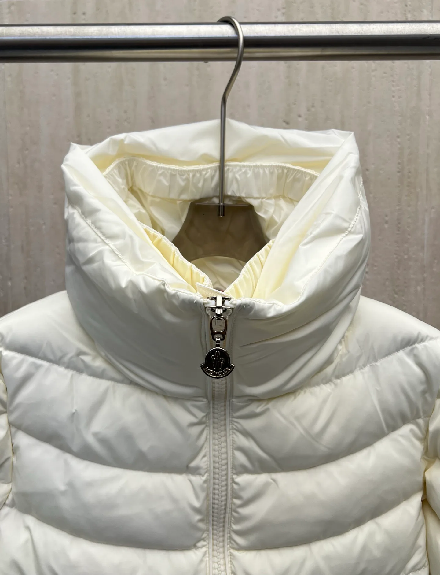 Куртки И Пуховики Женские Moncler 19628749