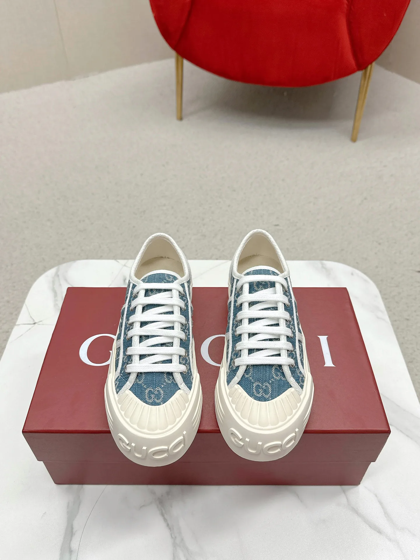 Кроссовки Женские Gucci 17746025