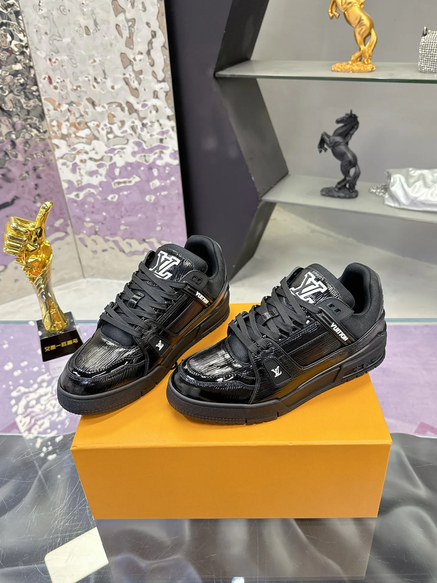 Кроссовки Женские Louis Vuitton 890291