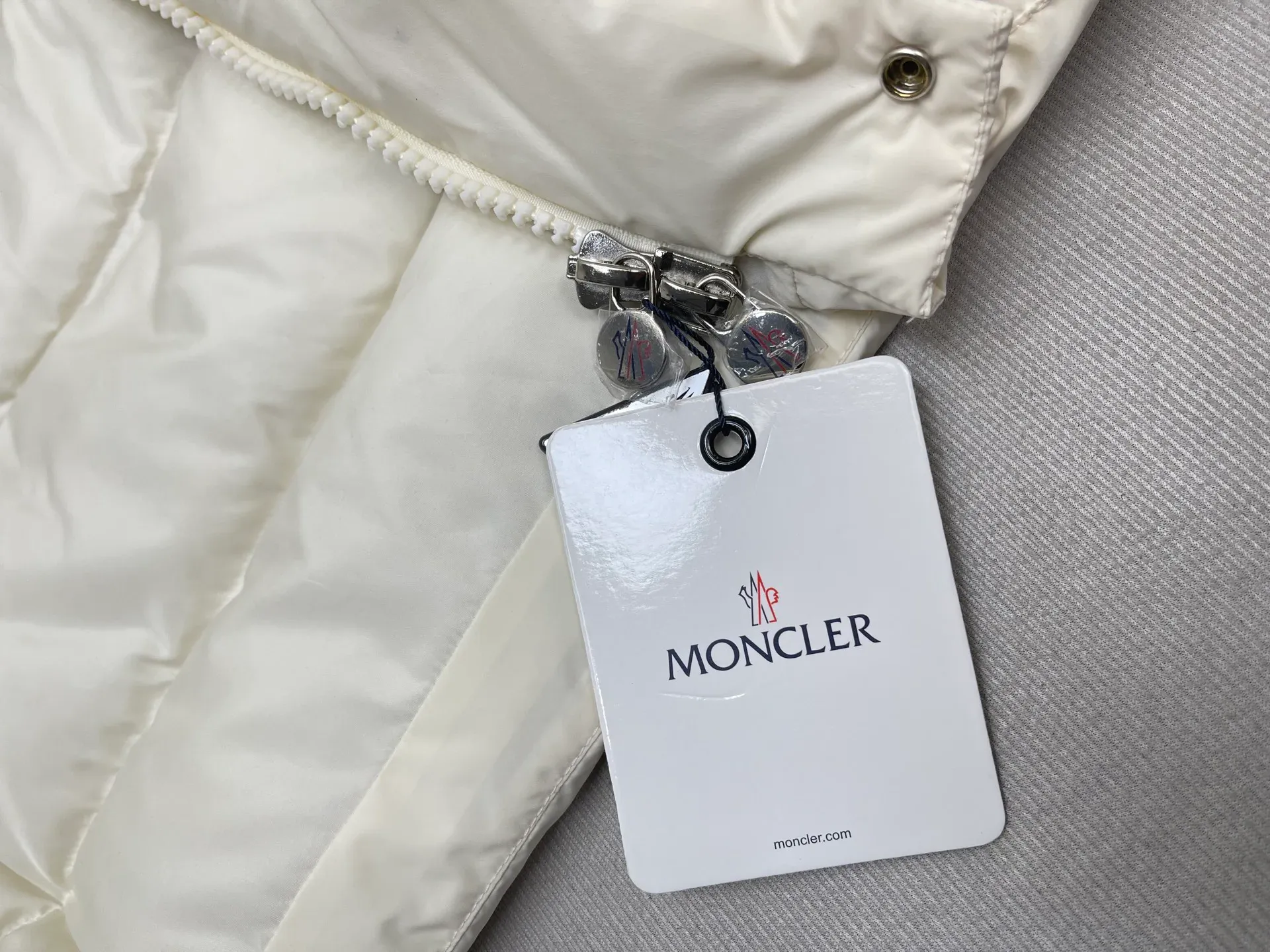 Куртки И Пуховики Женские Moncler 5379383
