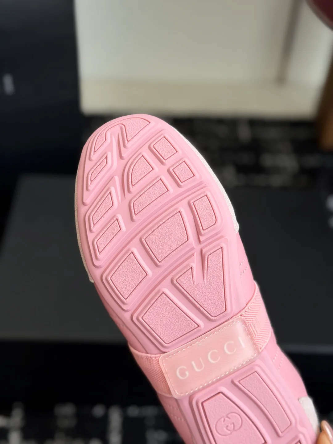 Кроссовки Женские Gucci 18121094