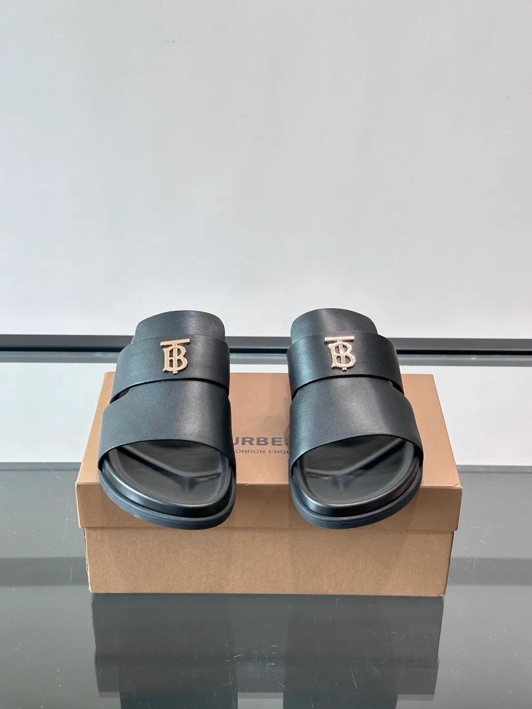 Сандалии Мужские Burberry 13546897