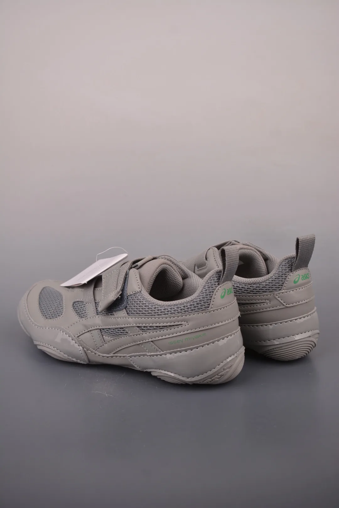Кроссовки Женские Asics 18743884