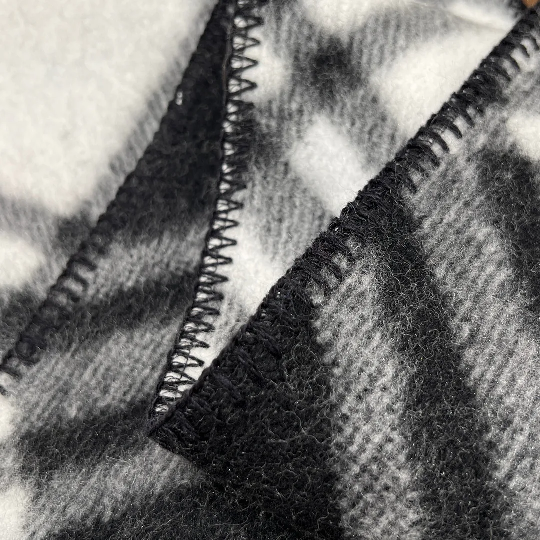 Шарфы Burberry 17945216