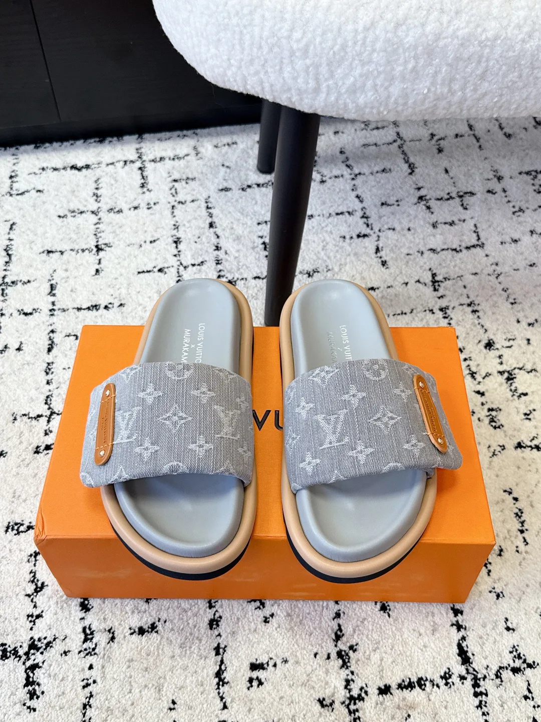 Шлепанцы Женские Louis Vuitton 1752824