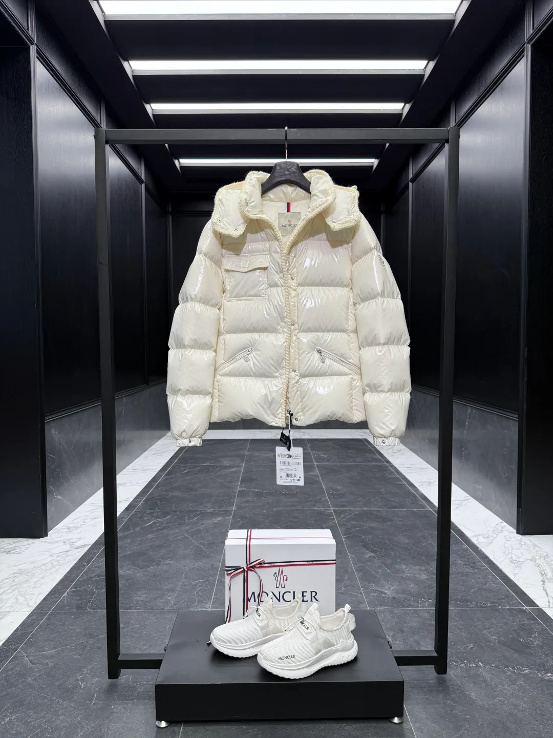 Куртки И Пуховики Женские Moncler 18741290