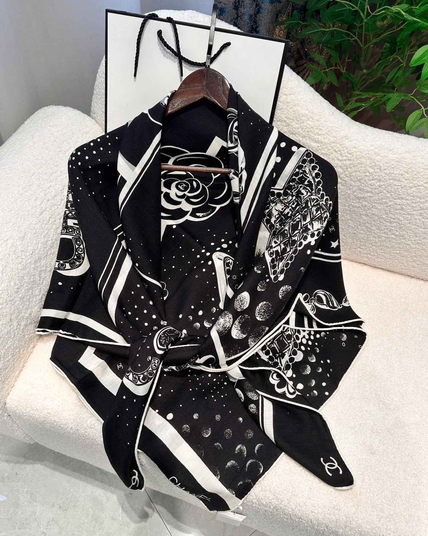 Шарфы Chanel 11910606