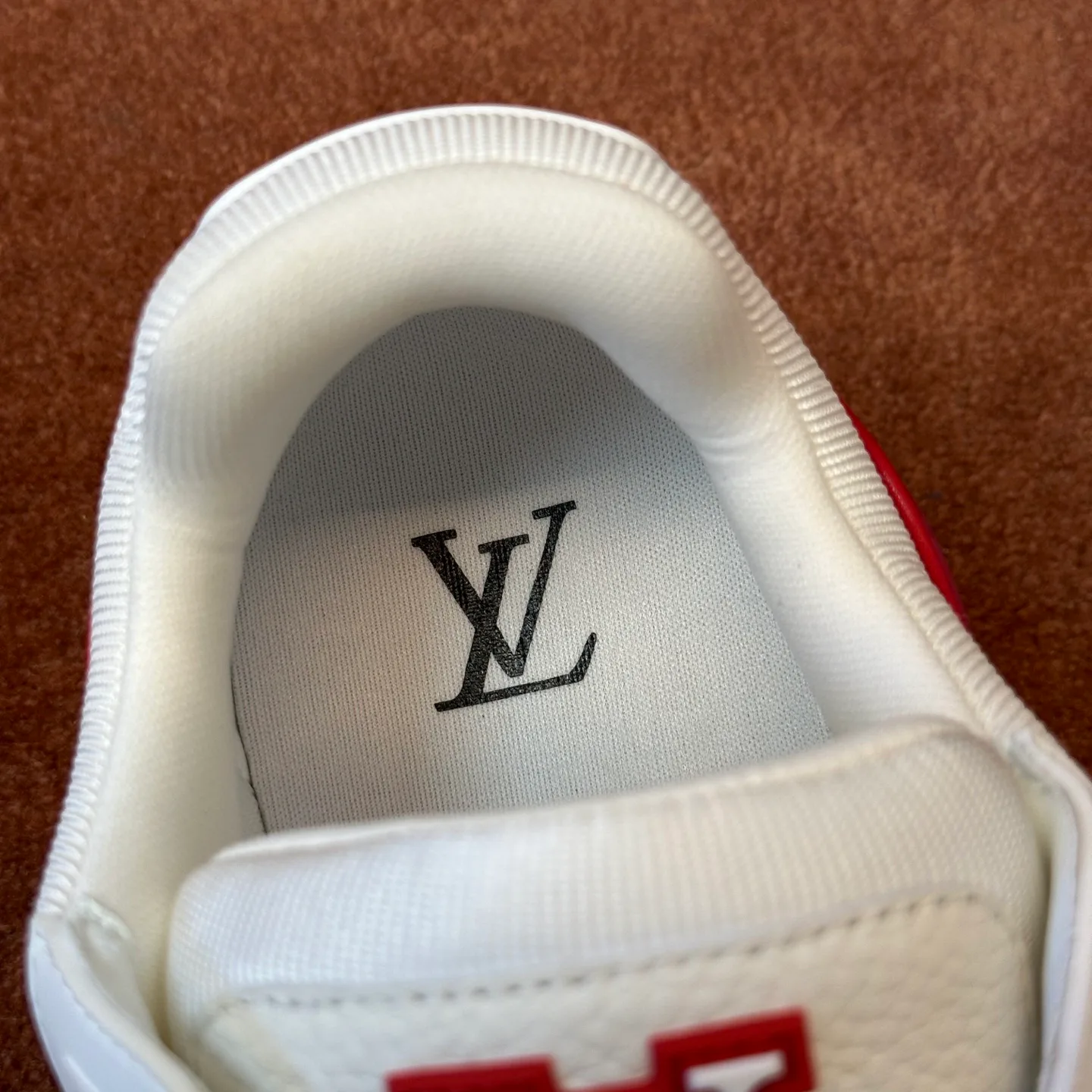 Кроссовки Женские Louis Vuitton 1180258