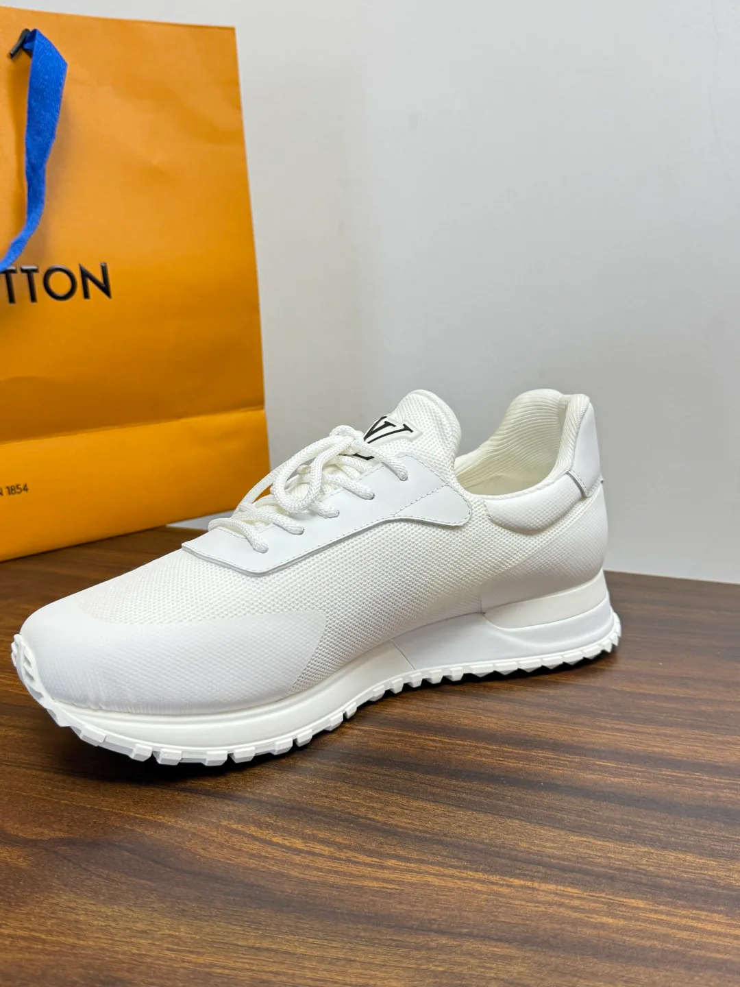 Кроссовки Мужские Louis Vuitton 19736034