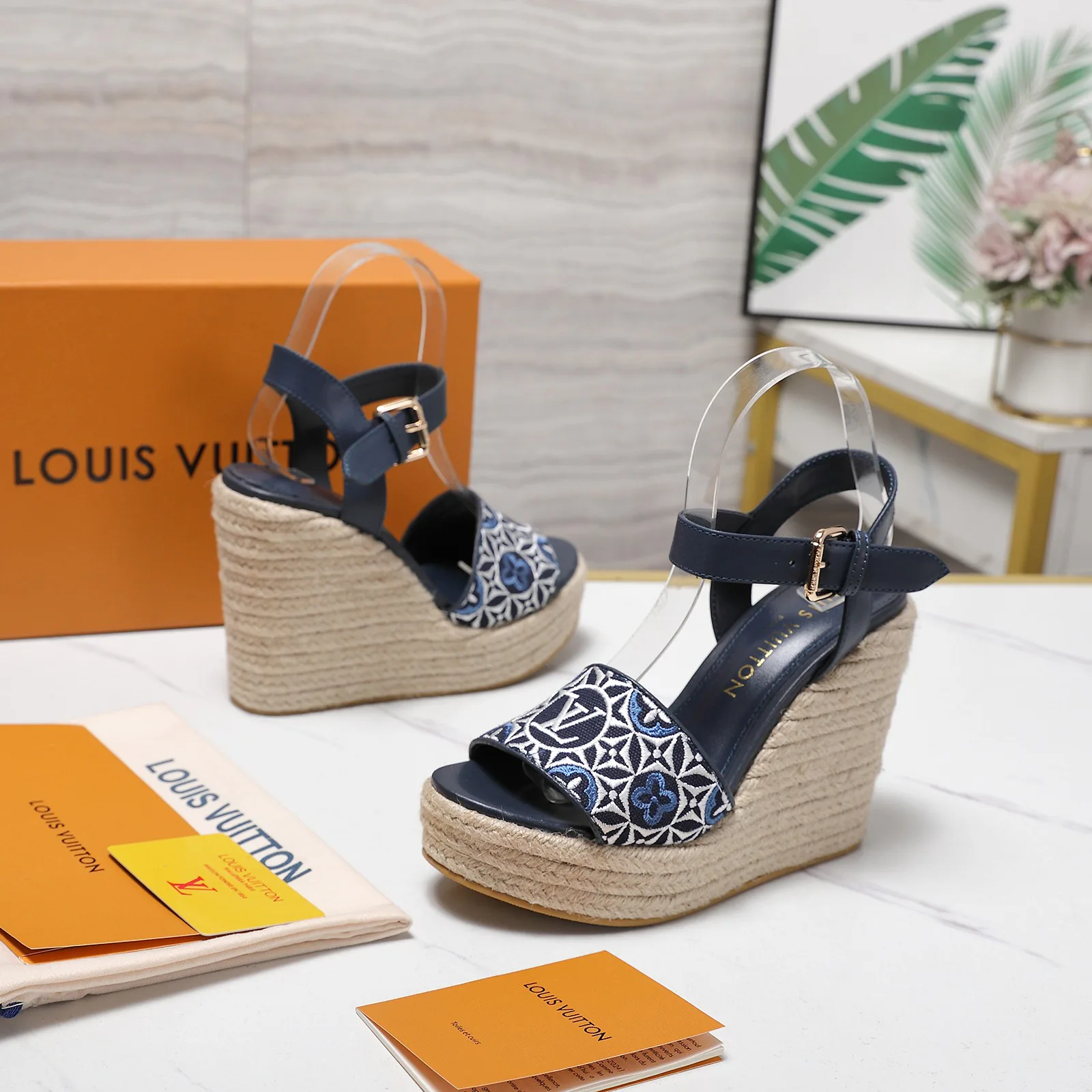 Босоножки Женские Louis Vuitton 1856174