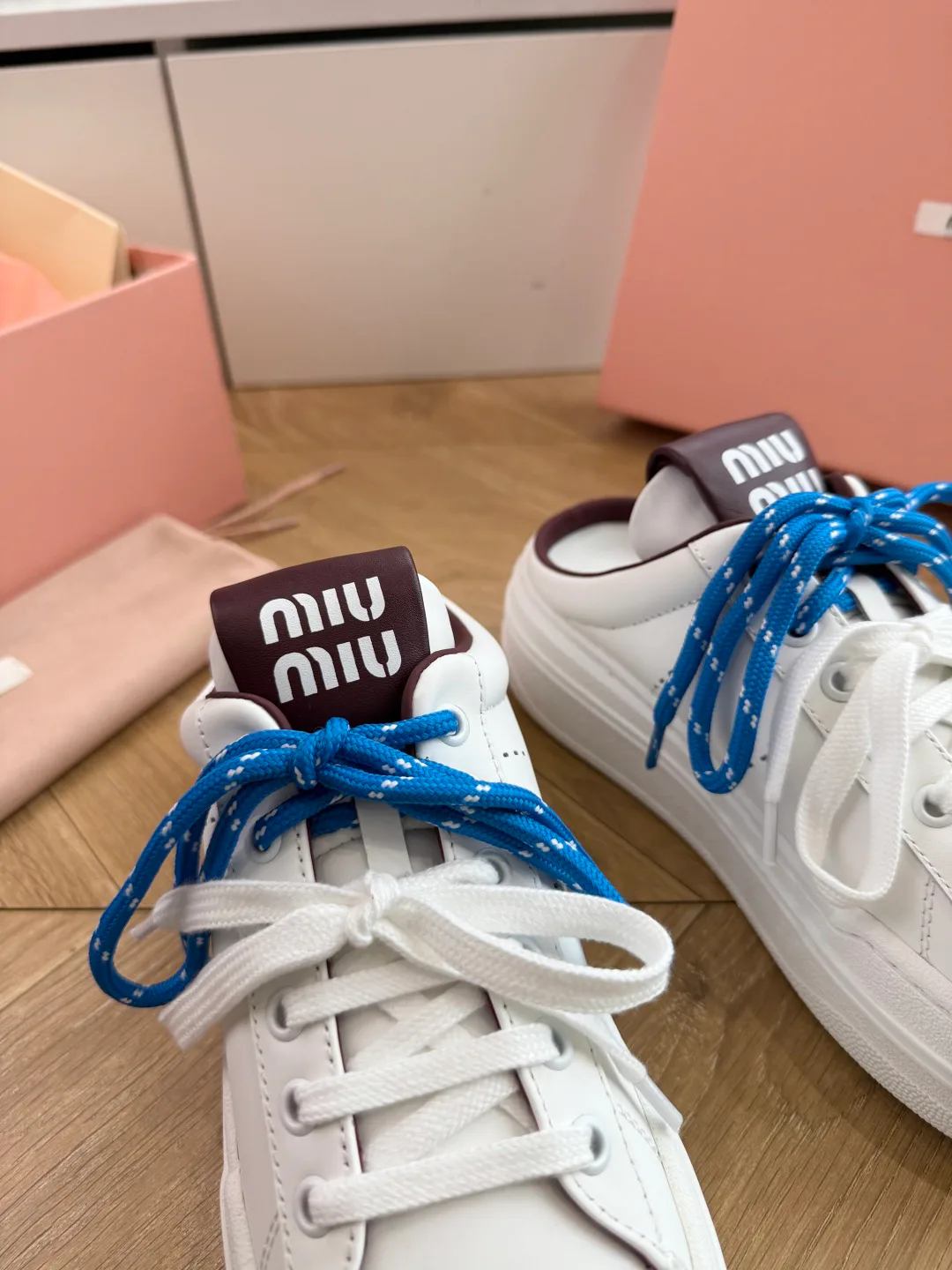 Кроссовки Женские Miu Miu 17599791