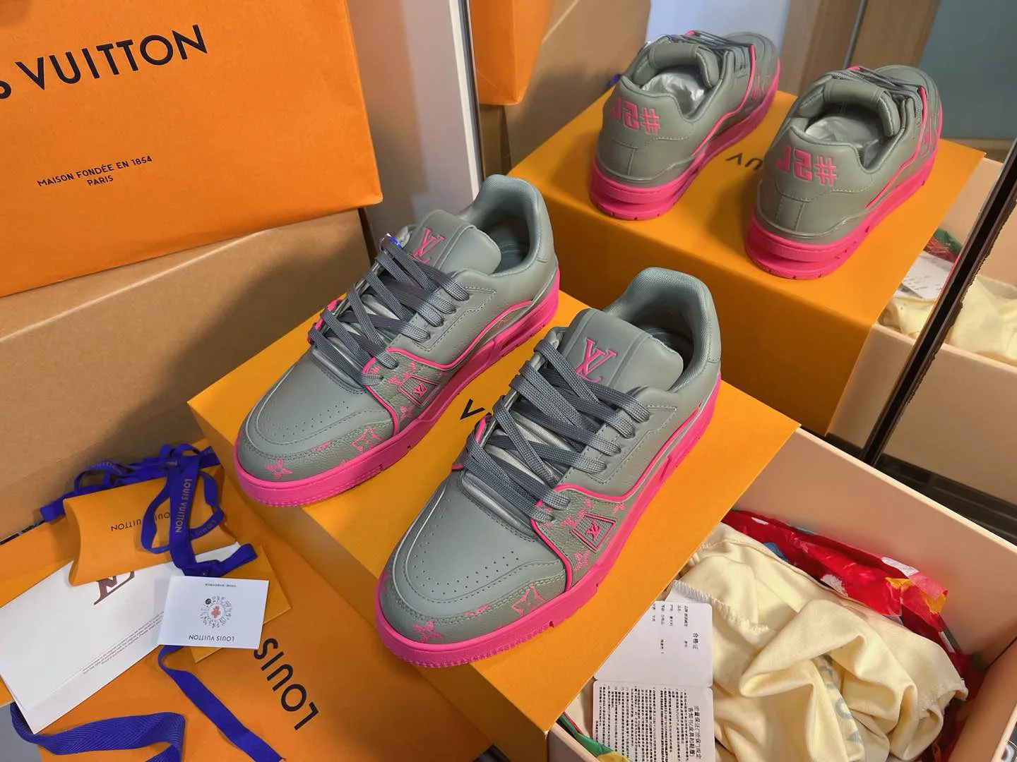 Кроссовки Женские Louis Vuitton 1880935