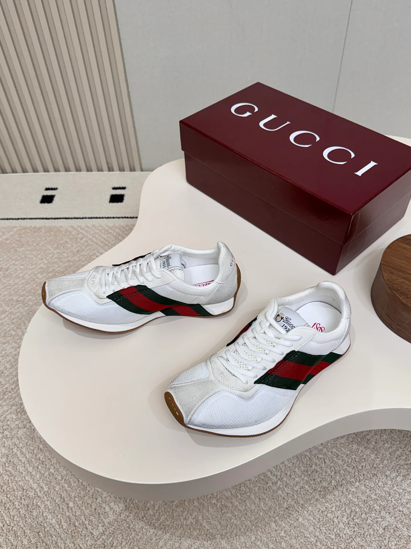 Кроссовки Женские Gucci 19008674