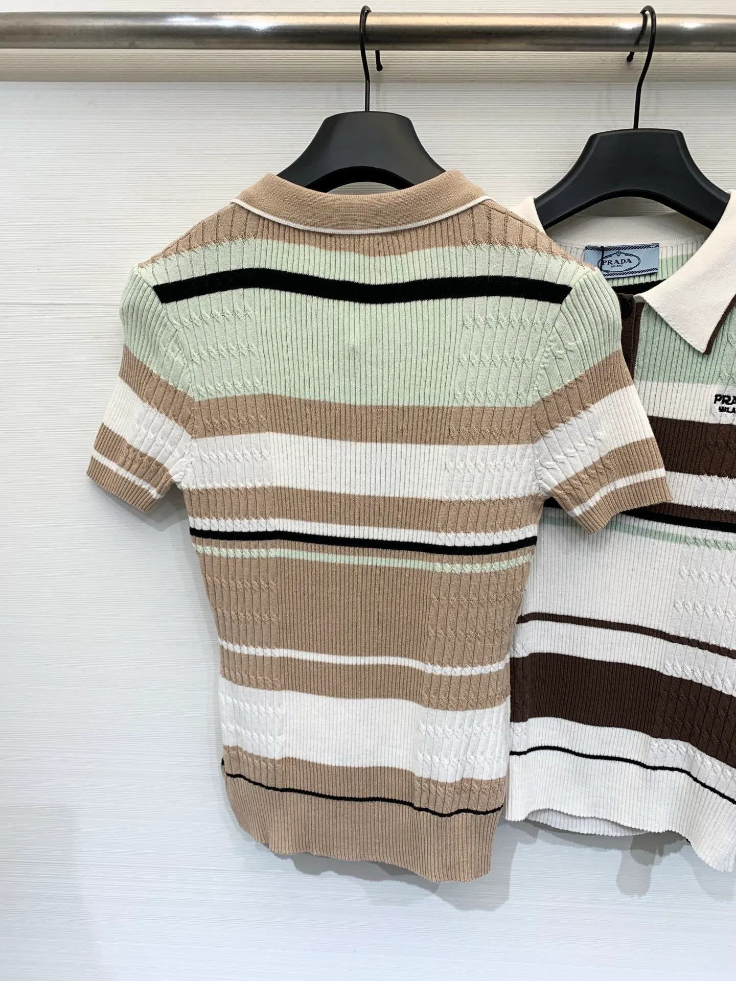 Футболки Женские Prada 13285374