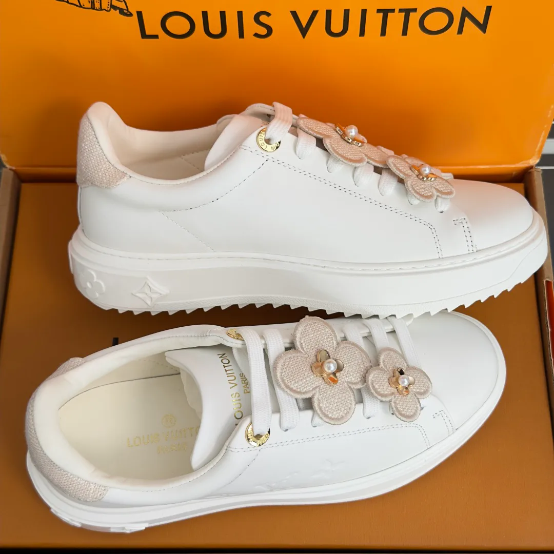 Кроссовки Женские Louis Vuitton 18845998