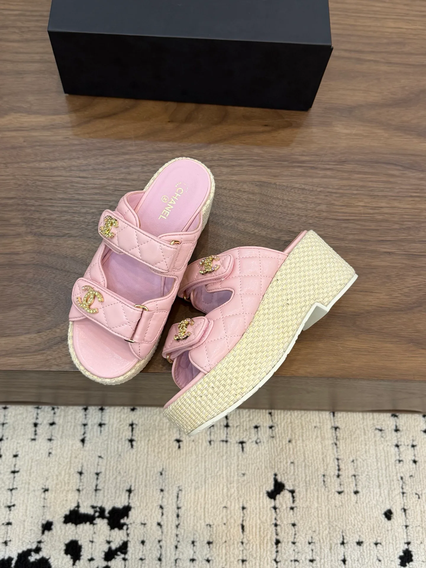 Сандалии Женские Chanel 11389163