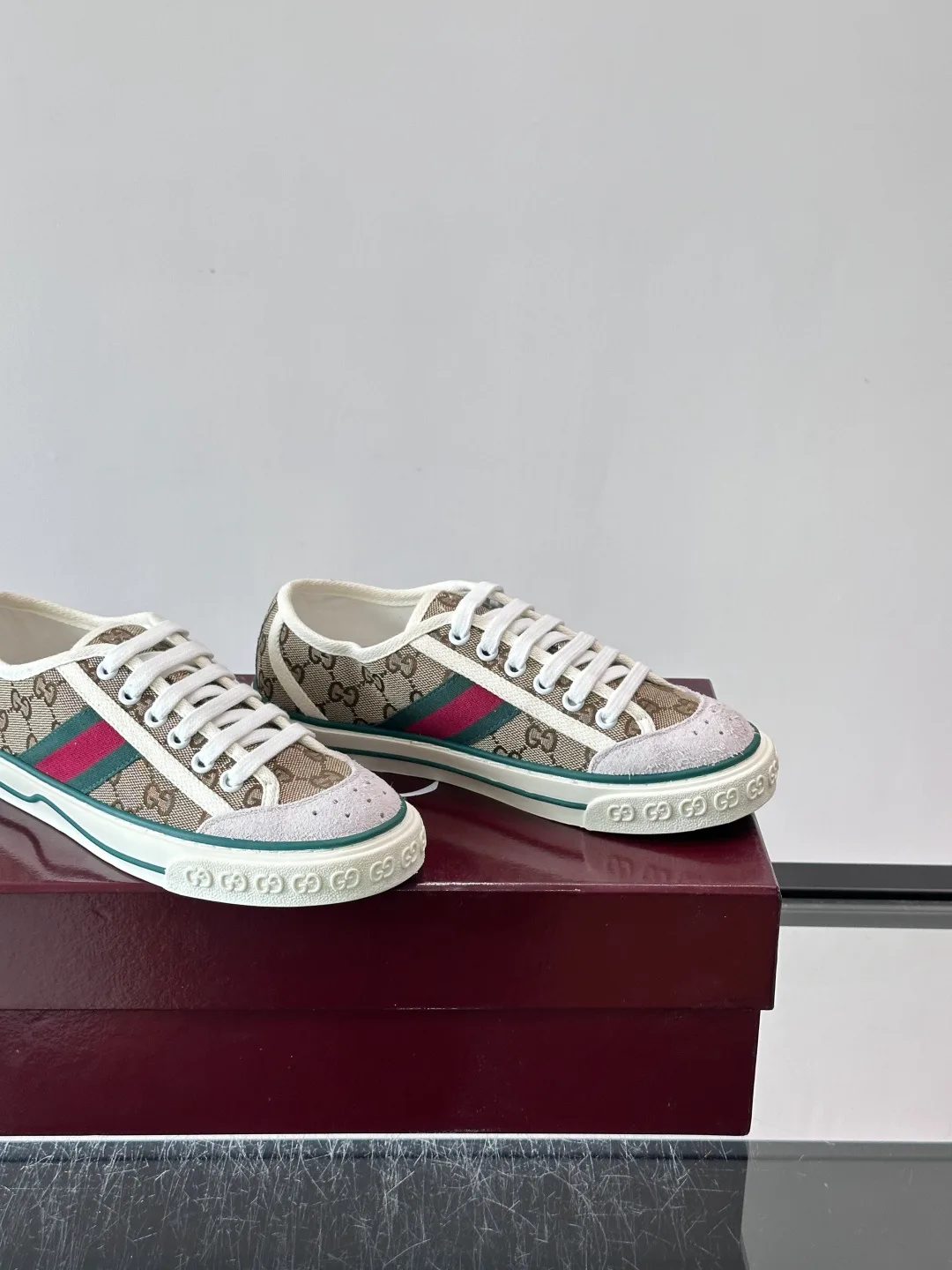 Кроссовки Женские Gucci 17941054