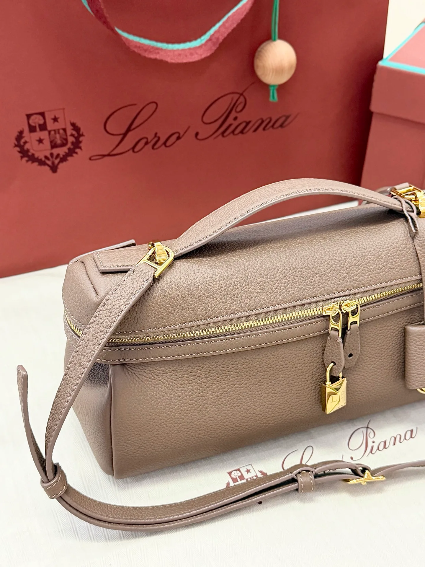 Классические Сумки Женские Loro Piana 17692343