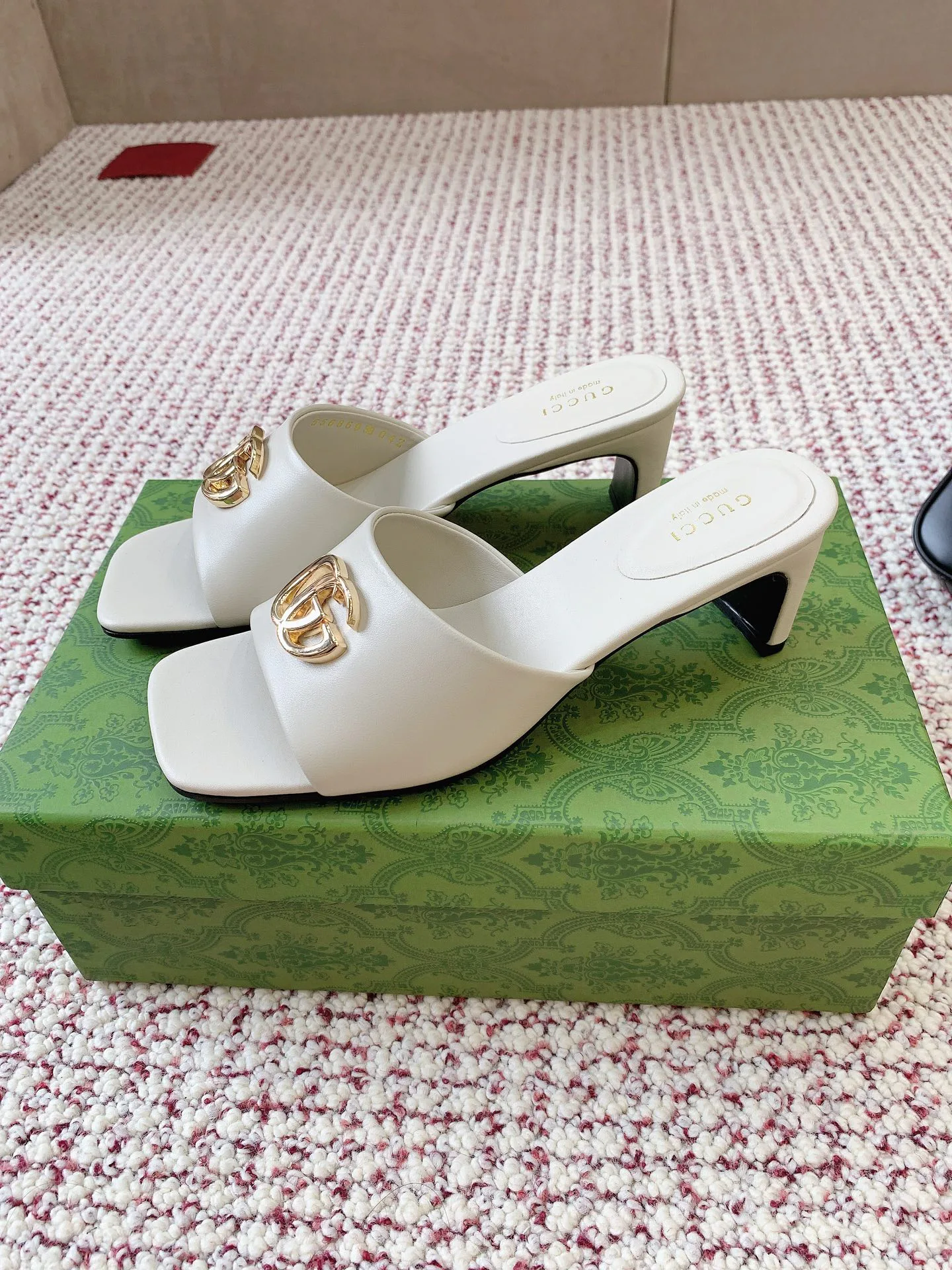 Босоножки Женские Gucci 13438268