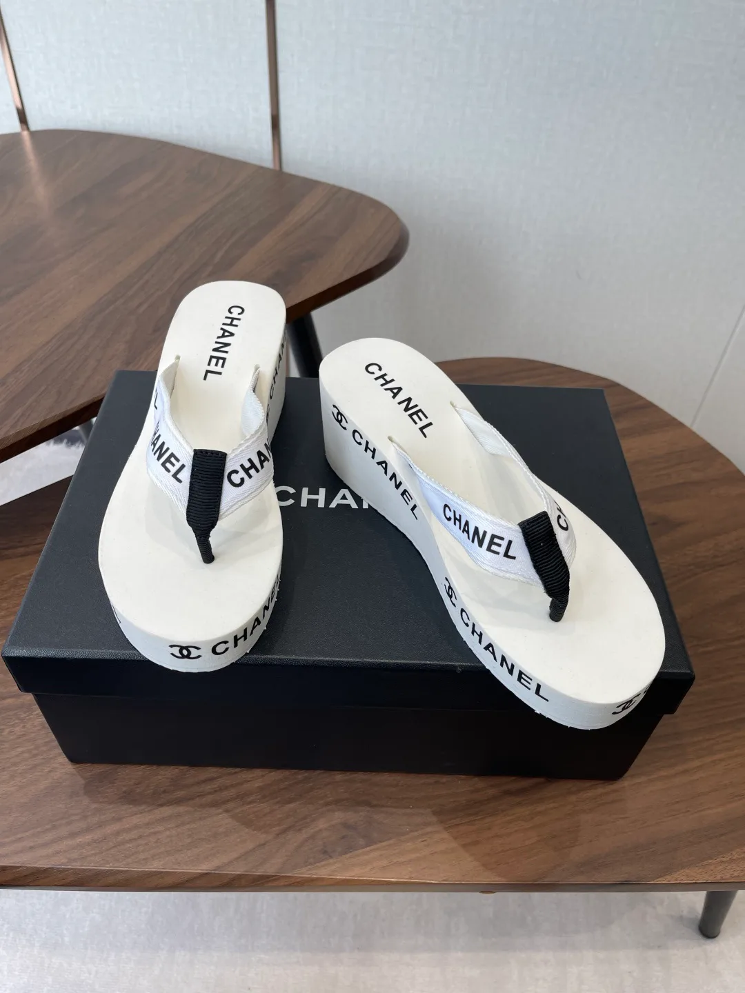 Шлепанцы Женские Chanel 11350616
