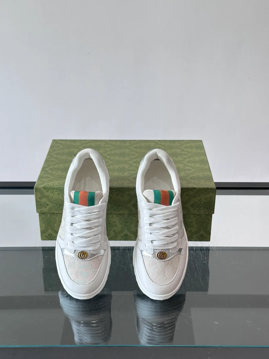 Кроссовки Женские Gucci 17069304