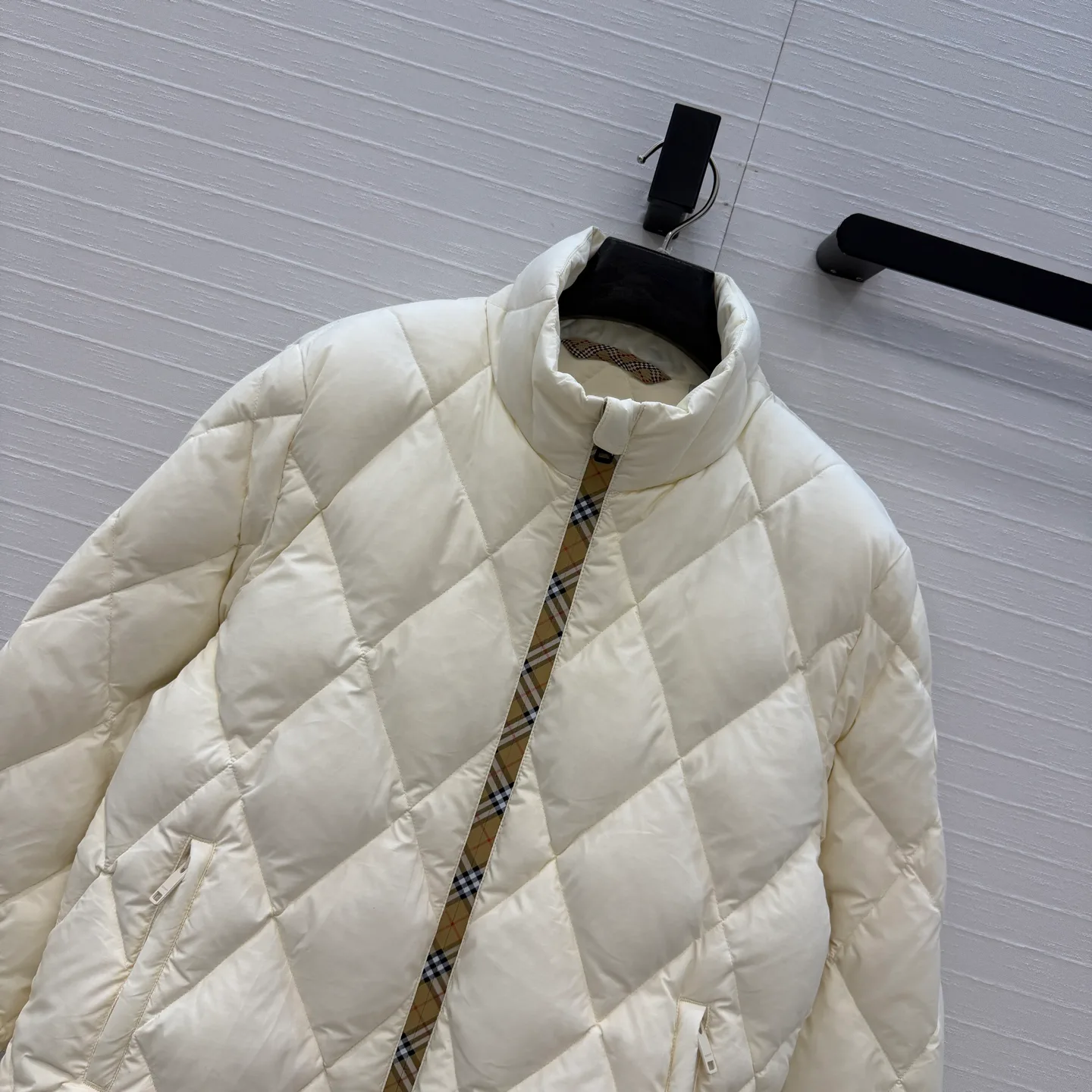 Куртки И Пуховики Женские Burberry 18325223