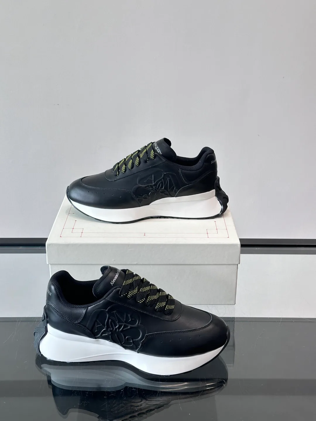 Кроссовки Женские Alexander Mcqueen 469786