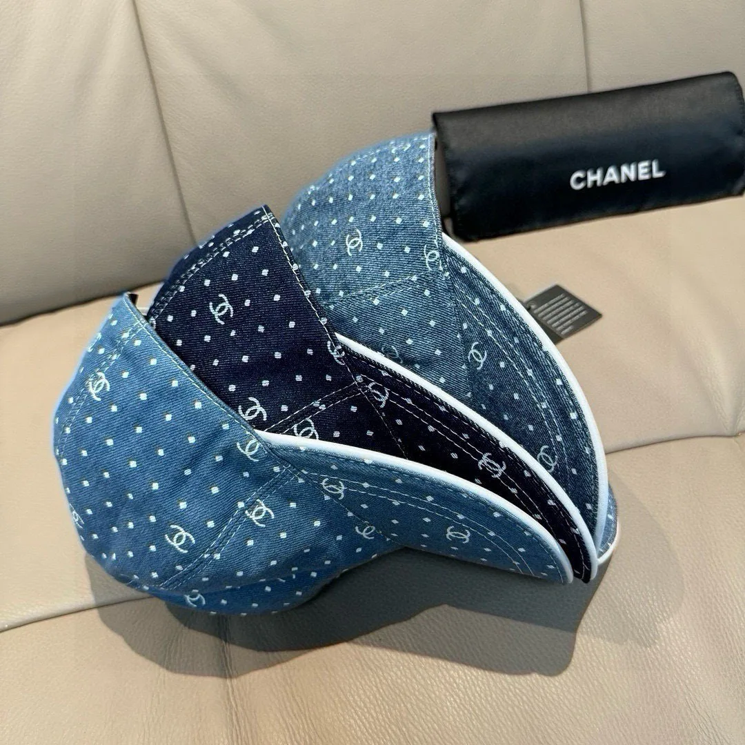 Головные Уборы Chanel 18347067