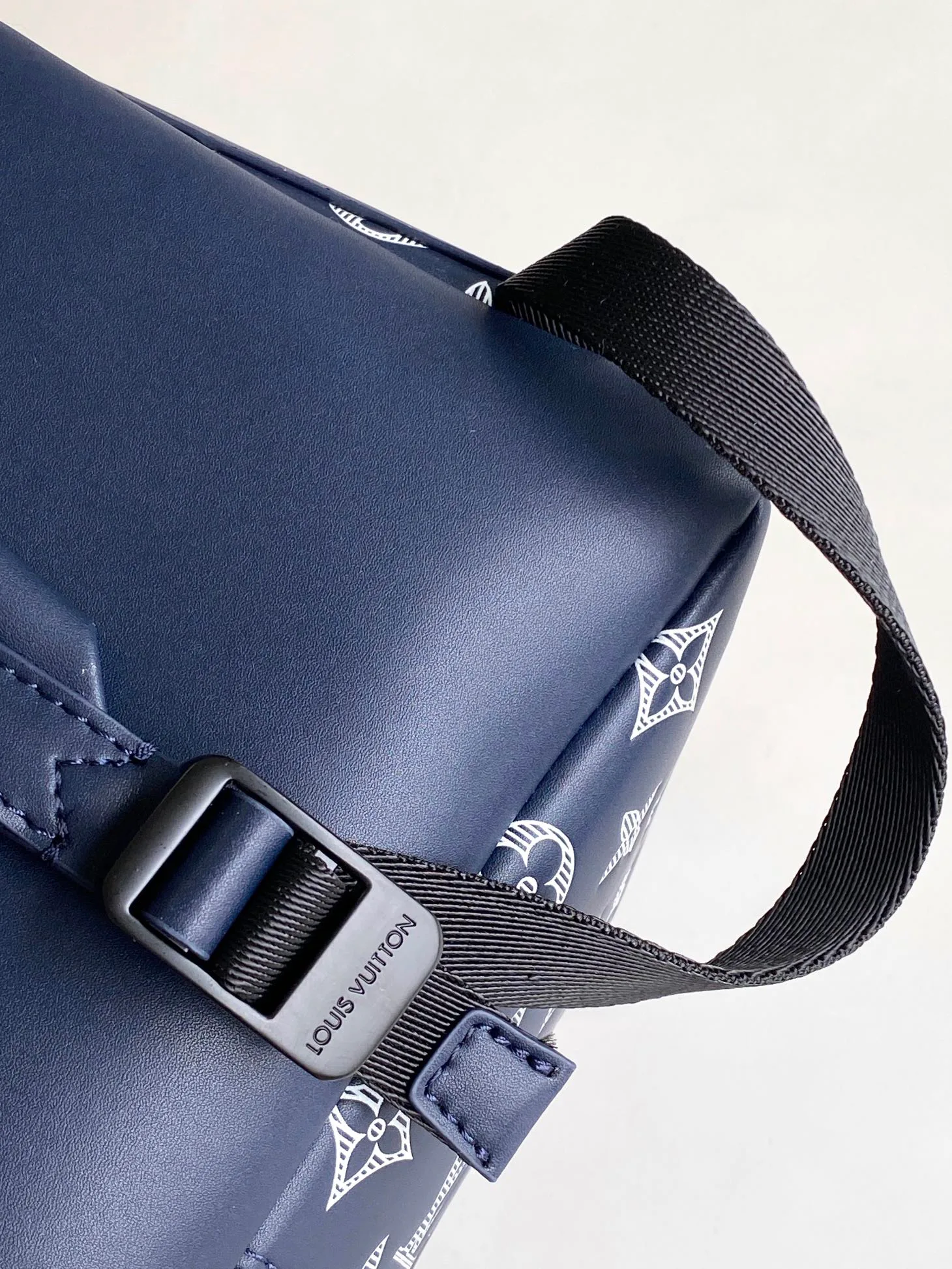 Рюкзаки Женские Louis Vuitton 13435261