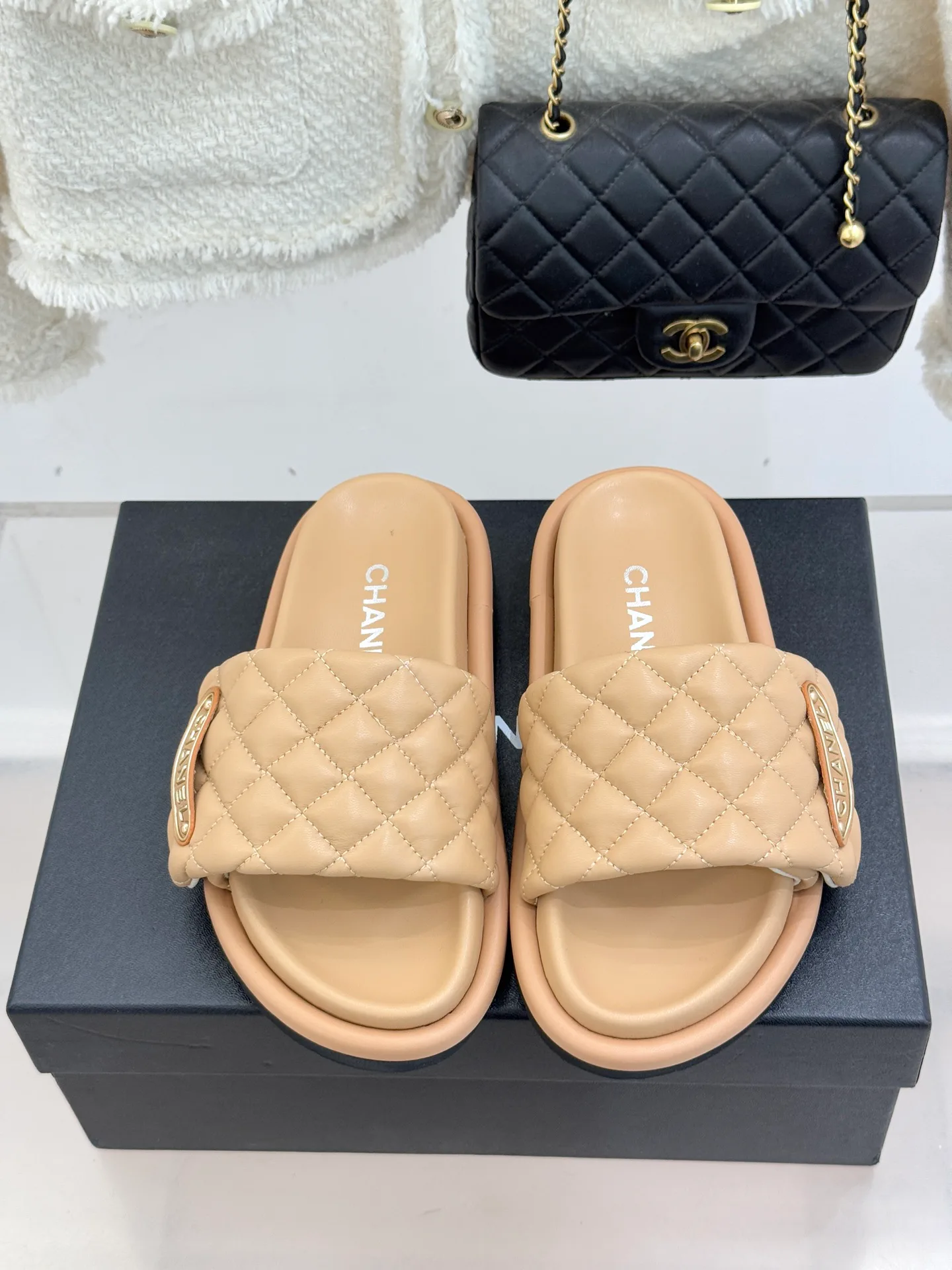 Шлепанцы Женские Chanel 11167410